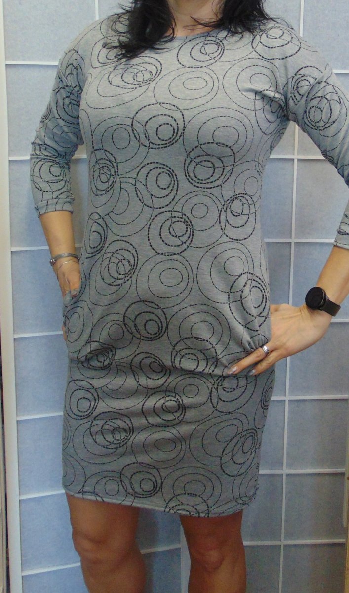 Šaty s kapsami - kolečka na šedé (teplákovina) 