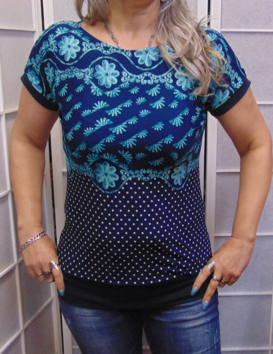 Tričko květy na tm. modré, velikost M 
