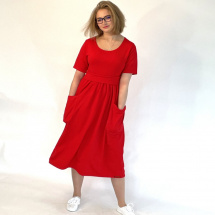 Červené šaty s kapsami 