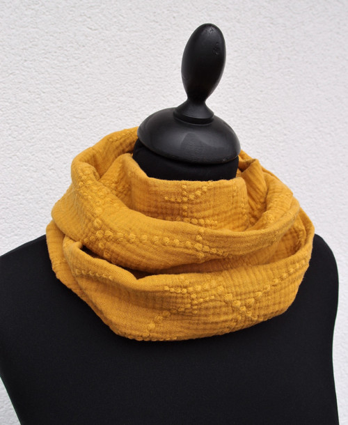 V HOŘČICI - nákrčník, šála