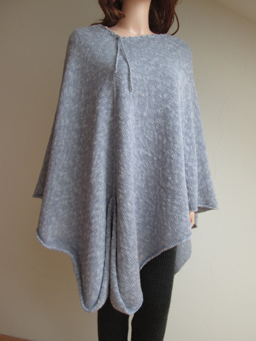 Pončo šedé