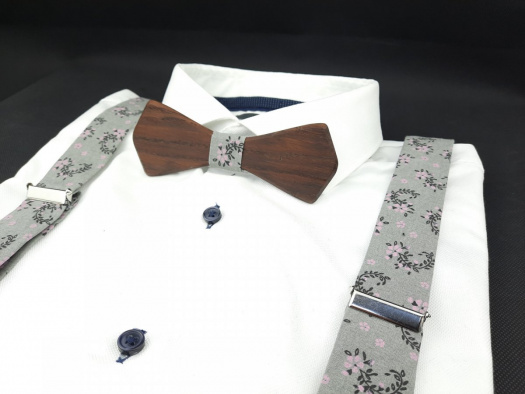 Dřevěný Motýlek a Šle Šedý Květovaný