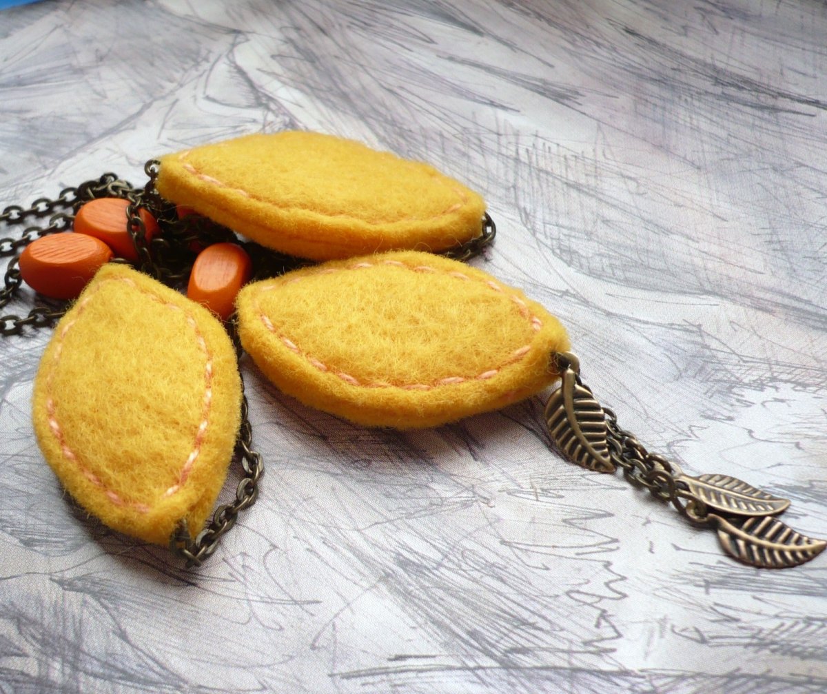 Spadané listí - světle žlutý