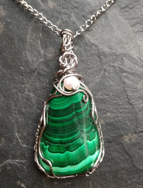 Velký malachit s perlou