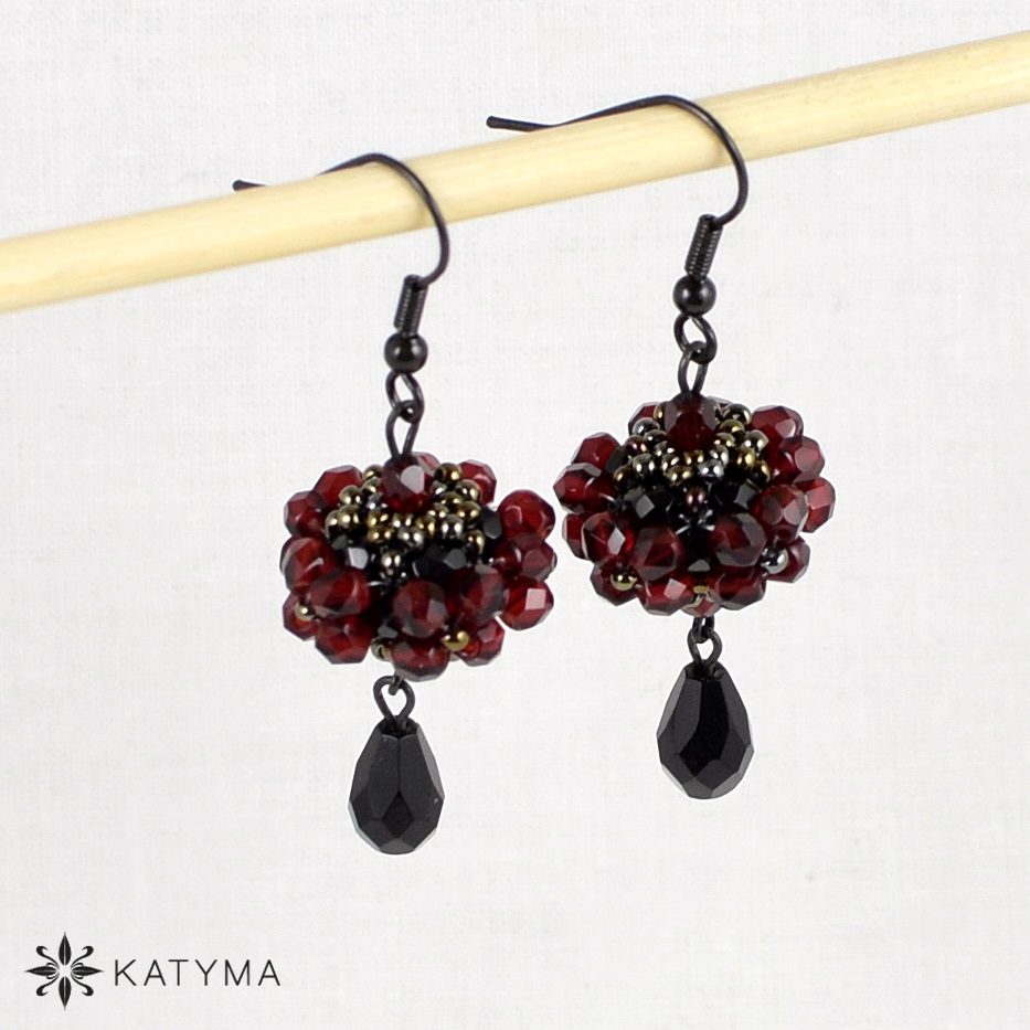 Rubínové květy v černé 2