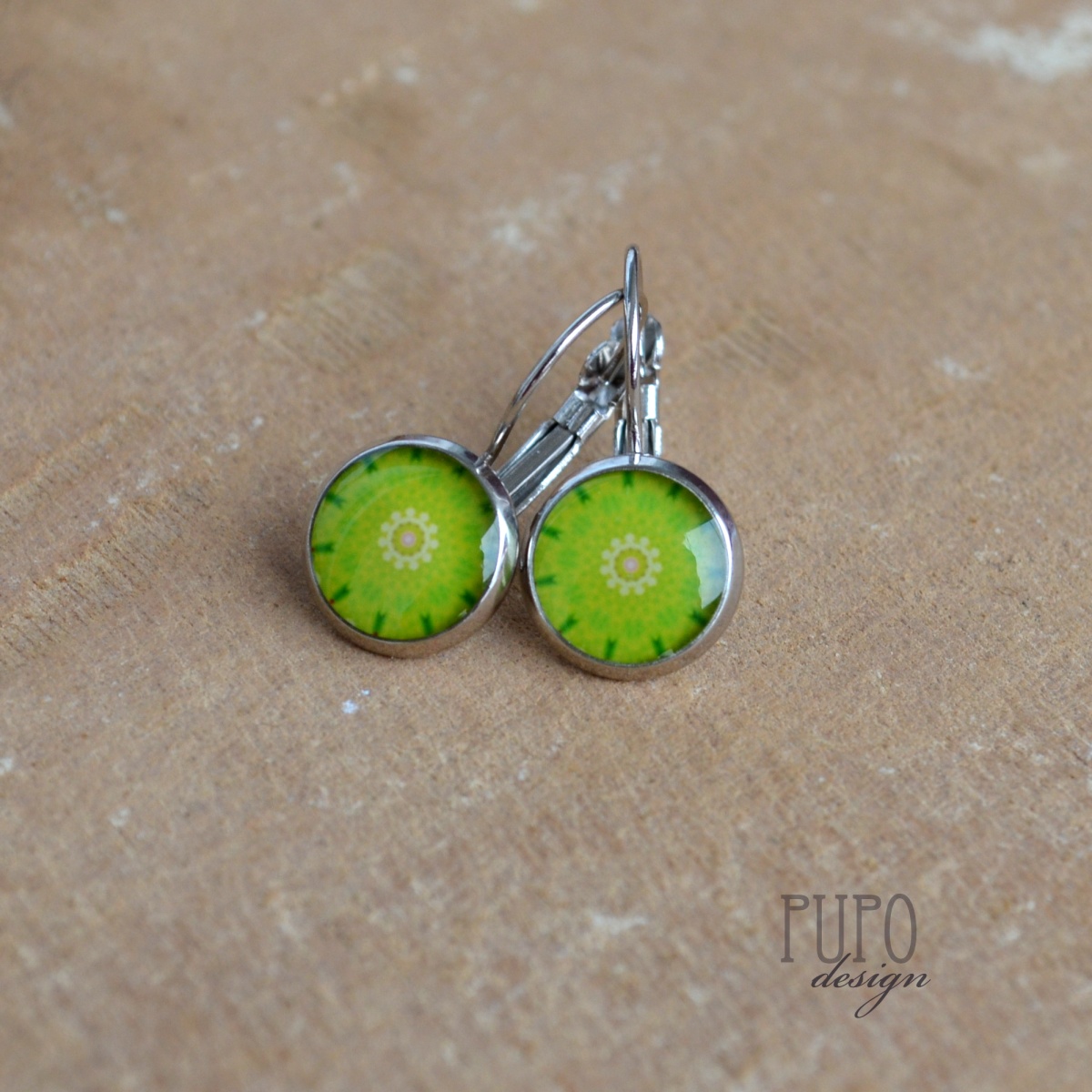 Zelené závěsné naušničky