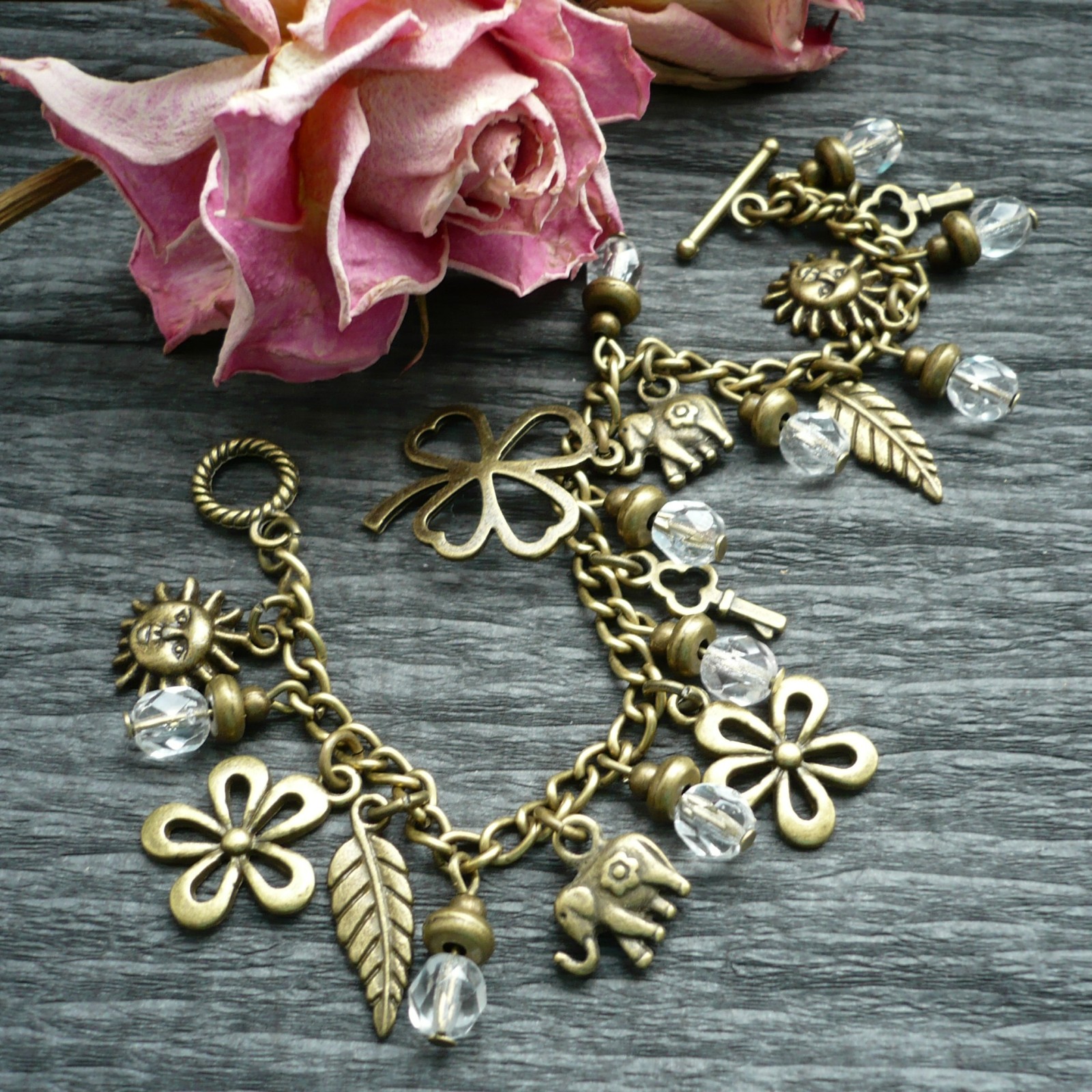 Štěstíčko s čirými ohňovkami