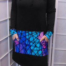 Mikinové šaty s kapucí - černé/mozaika S - XXXL