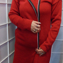 Svetro-přehoz s kapucí na zip - barva červená S - XXL
