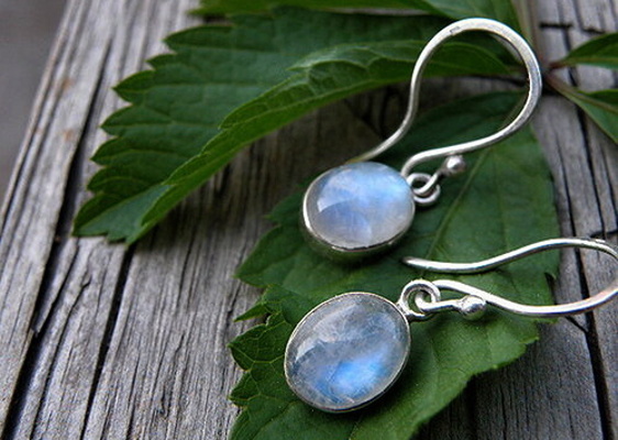 Krása měsíčního kamene - Ag