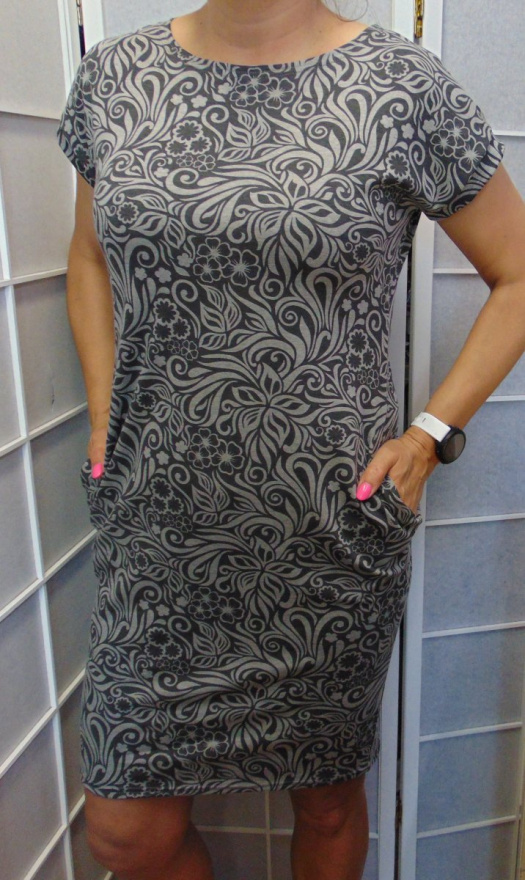 Šaty s kapsami - květy na šedé S - XXXL