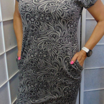 Šaty s kapsami - květy na šedé S - XXXL