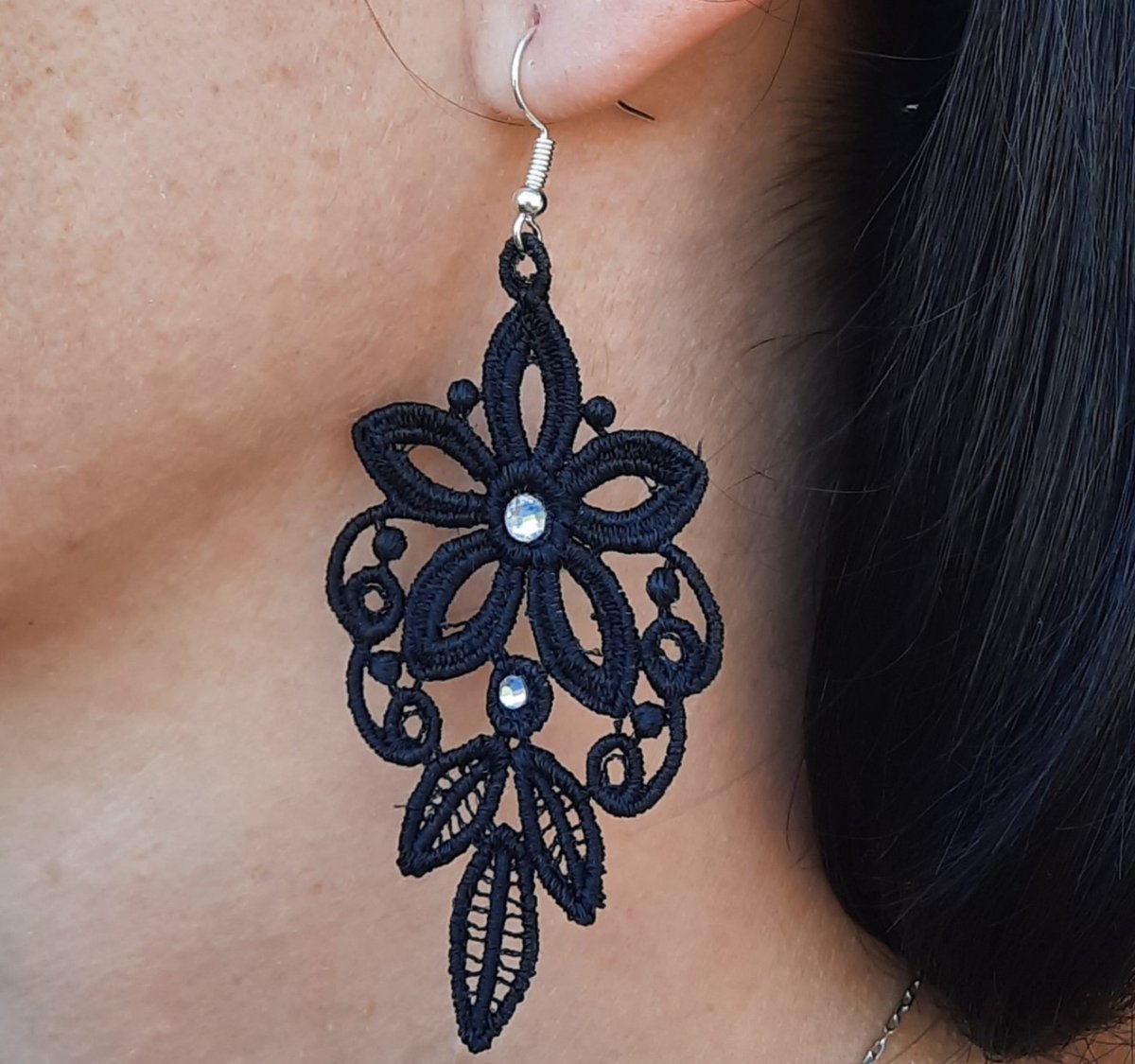 Dámske Vyšívané Krajkové Náušnice Diva Černé