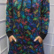 Mikinové šaty s kapucí - barevné ještěrky S - XXXL