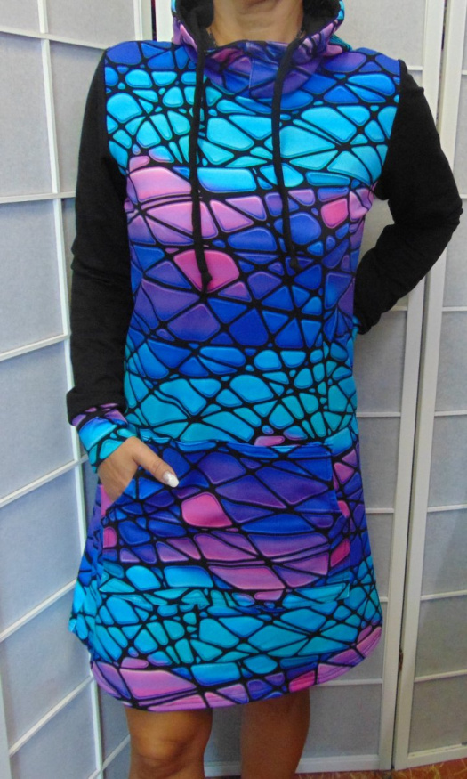 Mikinové šaty s kapucí - mozaika S - XXXL