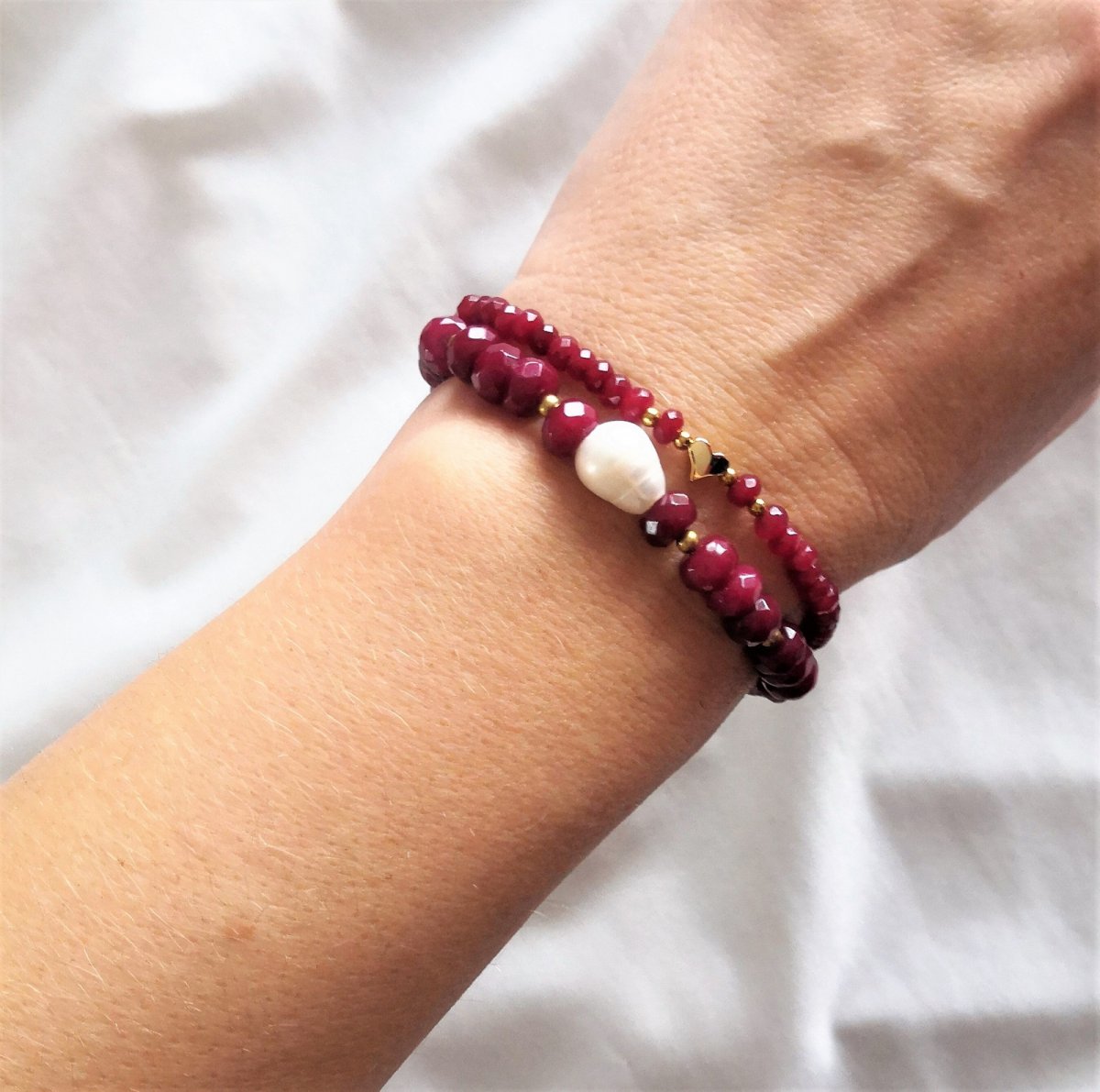 Náramek*rubín*říční perla