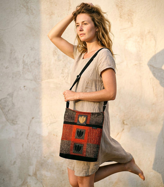 SIMPLY RED TULLIP čtverce bag no.008 ***  PARROT®
