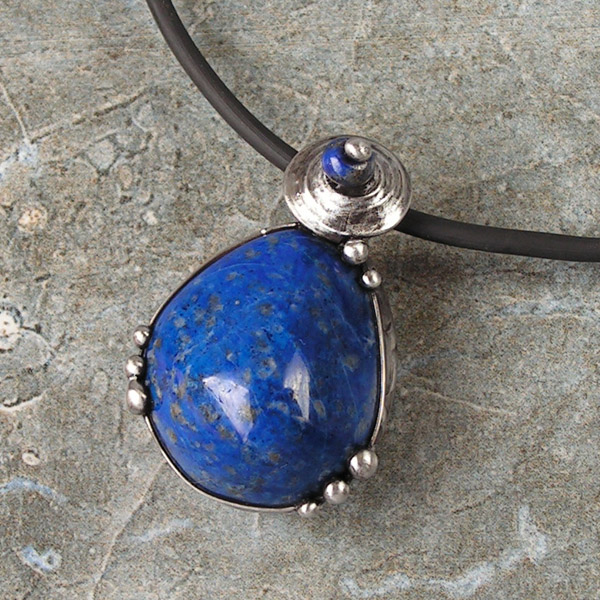 Buclatý Lapis Lazuli