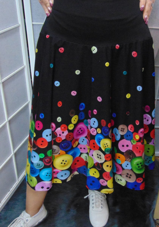 Půlkolová sukně - barevné knoflíky, velikost M/L - POSLEDNÍ KUS!