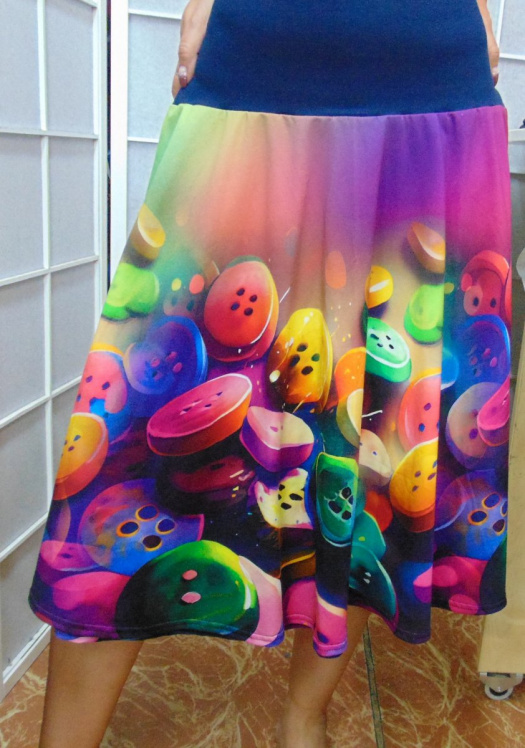 Půlkolová sukně - barevné knoflíky S - XXL