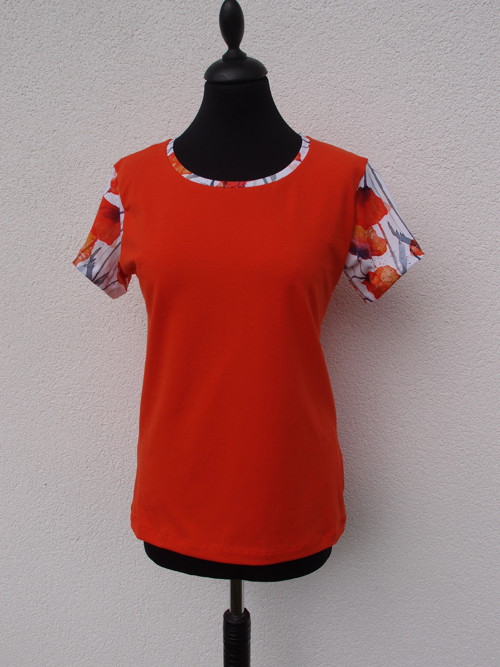 S VŮNÍ VLČÍCH MÁKŮ (M) - dámské tričko