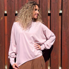 Světle růžový rolák s prostřihy volný