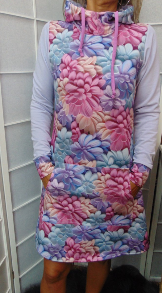Mikinové šaty s kapucí - květy S - XXXL
