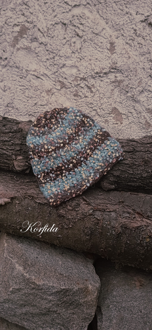 Čepice háčkovaná melírovaná do hněda a modra