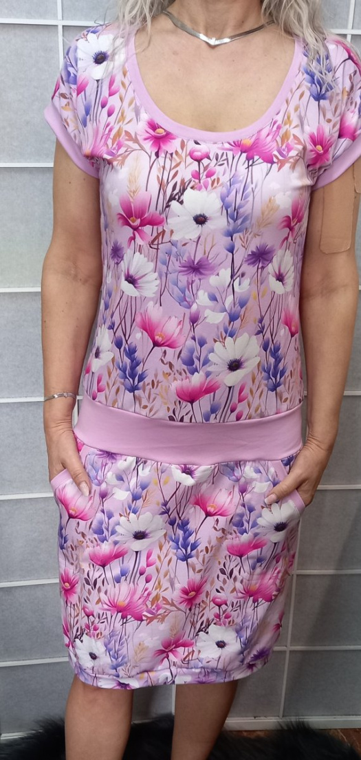 Šaty - květy na růžové (bavlna)