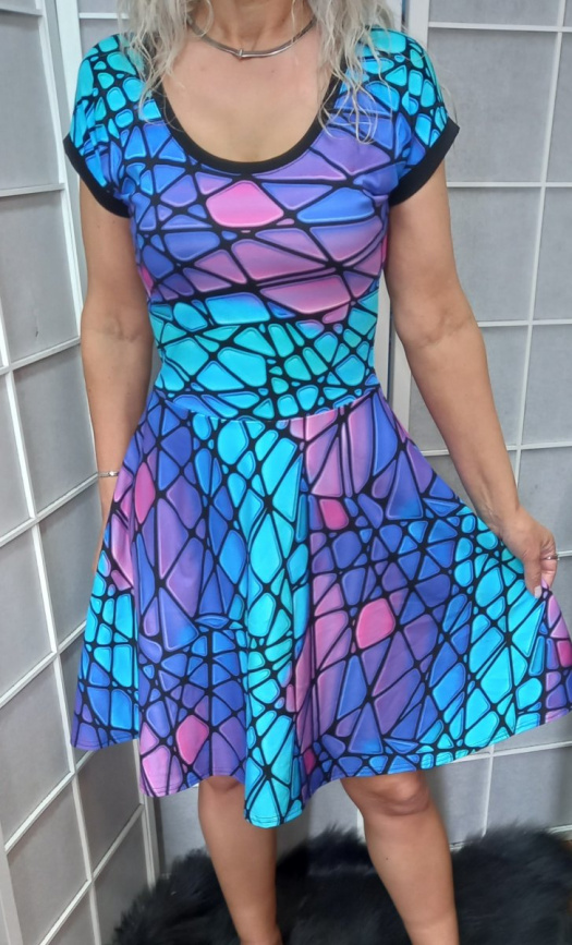 Šaty s půlkolovou sukní - mozaika (bavlna)