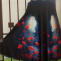 Dlouhá půlkolová sukně - vlčí máky na tmavě modré S - XXL