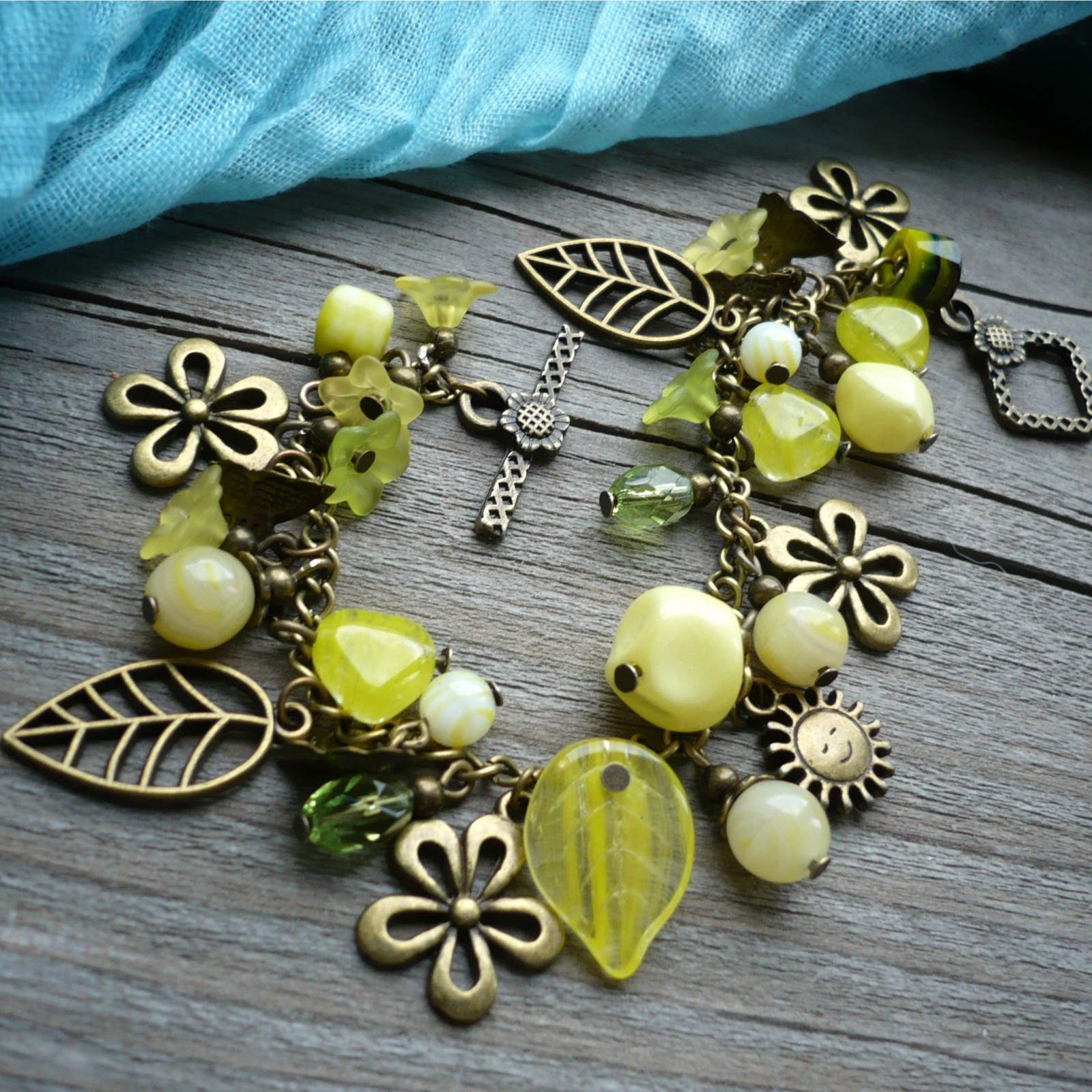 Svěží zelenkavý náramek