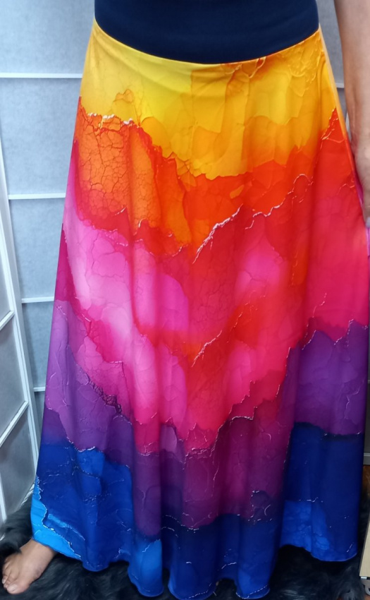 Dlouhá půlkolová sukně - duha (umělé hedvábí)