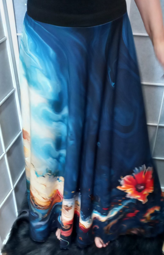 Dlouhá půlkolová sukně - sasanka (umělé hedvábí)
