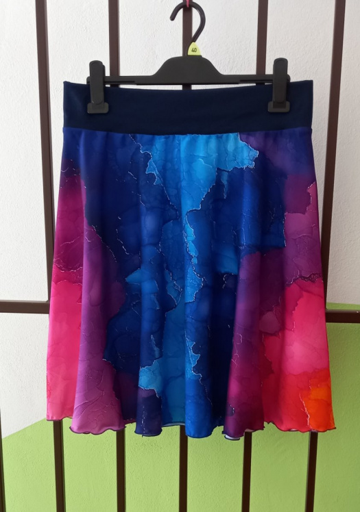 Půlkolová sukně - duha (umělé hedvábí)