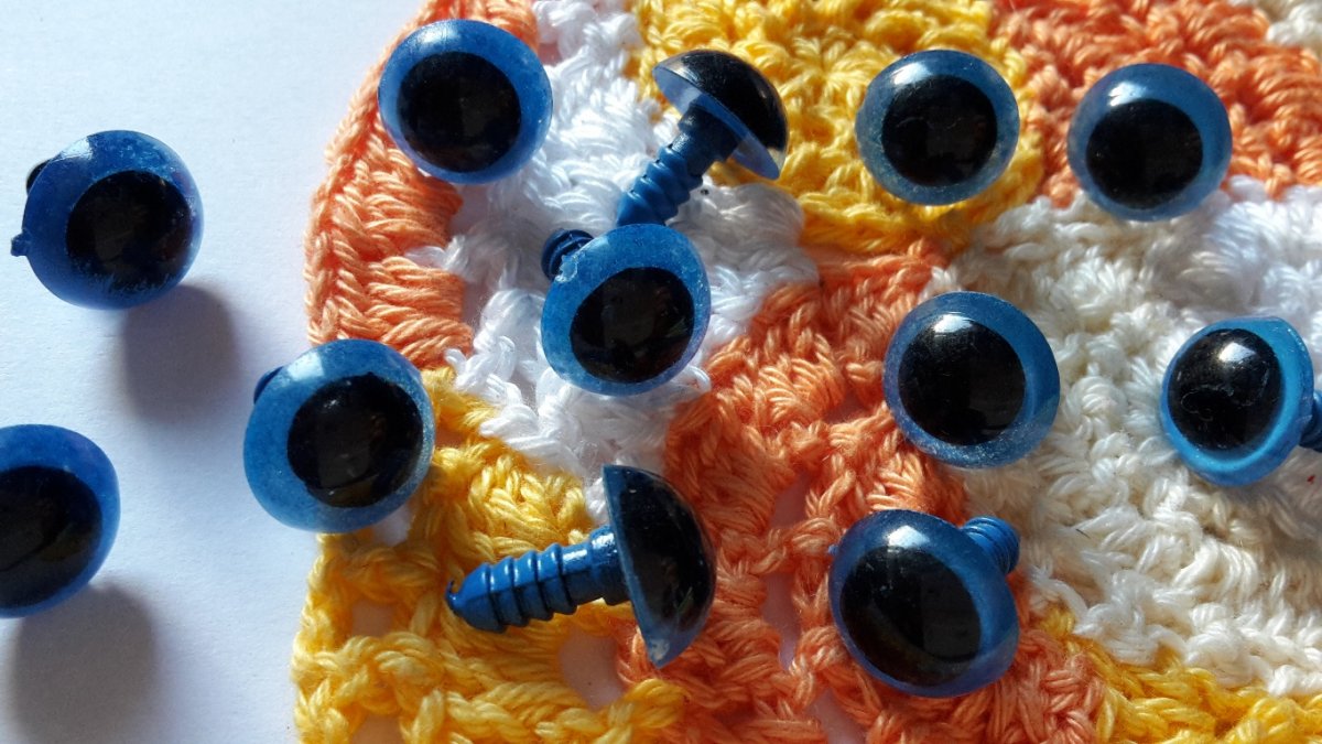 oči modré 14mm  OKO004