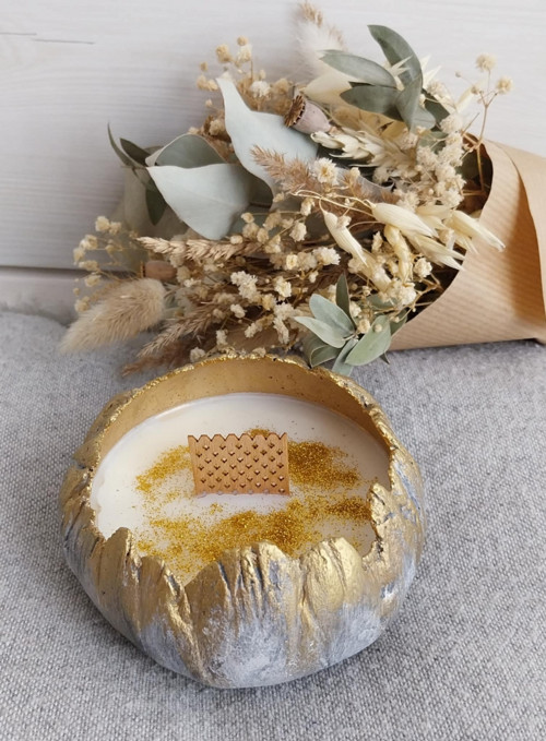 Svíčka skořepinka zlatá