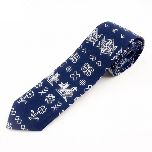 Folklórna Kravata slim fit tmavomodrá