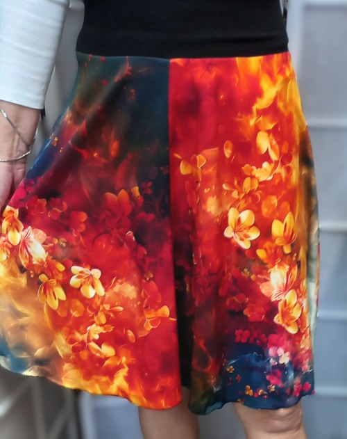 Půlkolová sukně - květy v bouři, velikost L/XL 
