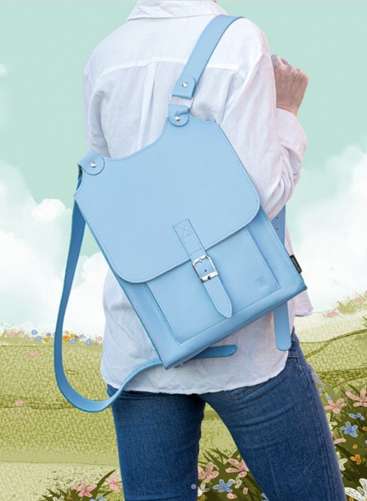 Kožený batoh - světle modrý