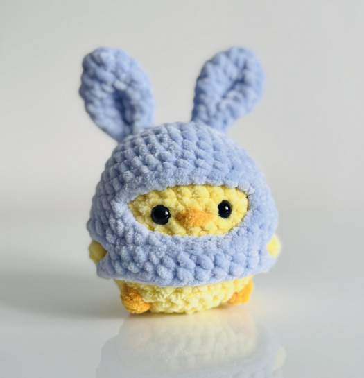 Háčkovaná kachnička v zaječím oblečku 