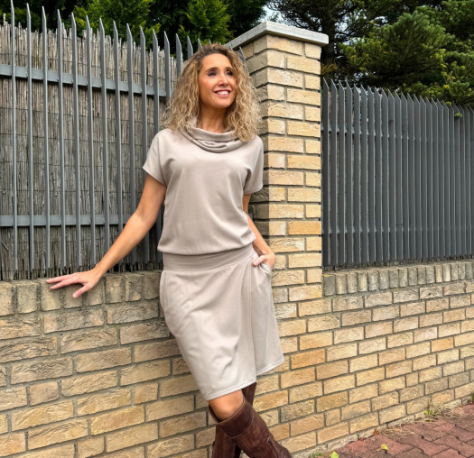 Šaty se zavinovací sukní krátké béžové