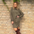 Rolákové šaty khaki s rukávem