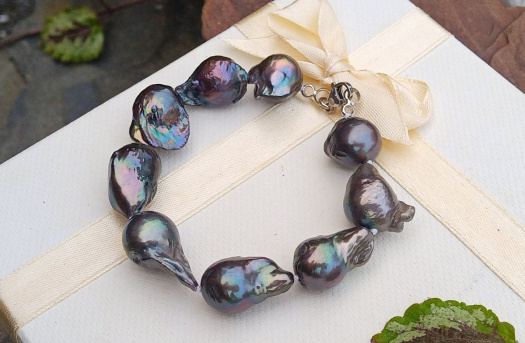 Pravé tahitské barokní perly uzlíkovaný náramek