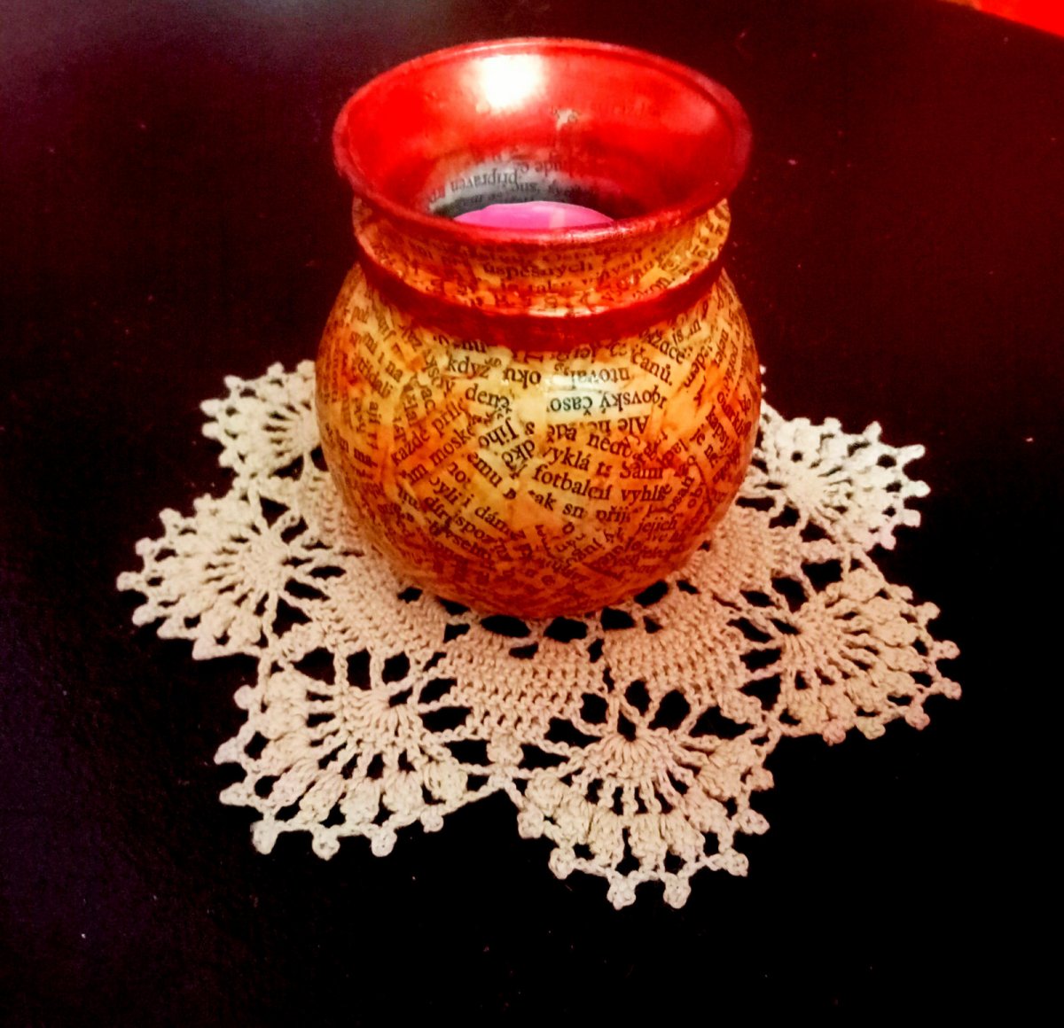 Tmavší béžová dečka háčkovaná, šířka 160mm