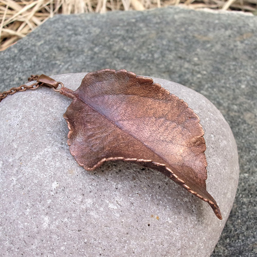 Jabloňový lístek*skutečný pokovený list