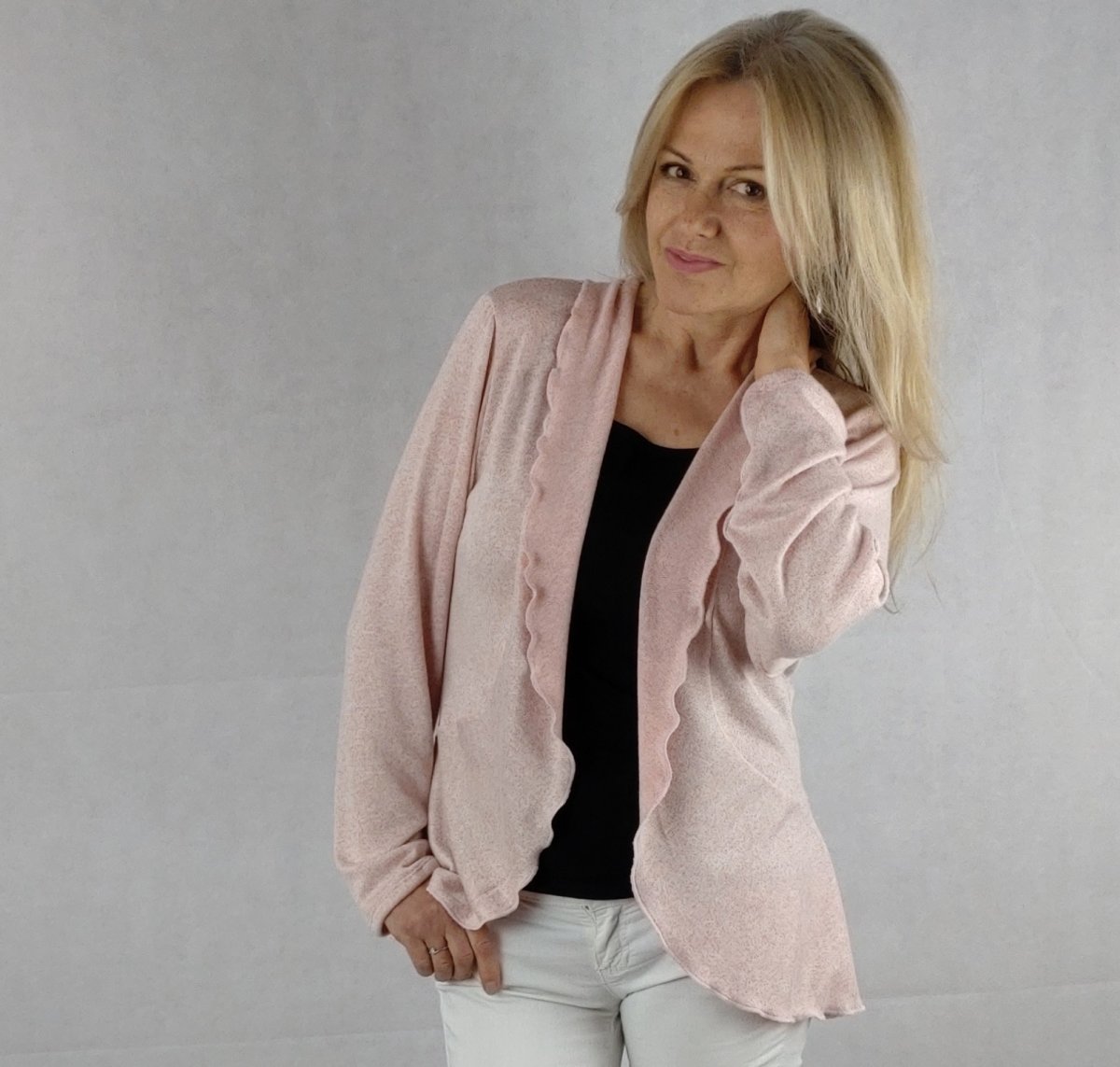 Lehounký letní svetřík