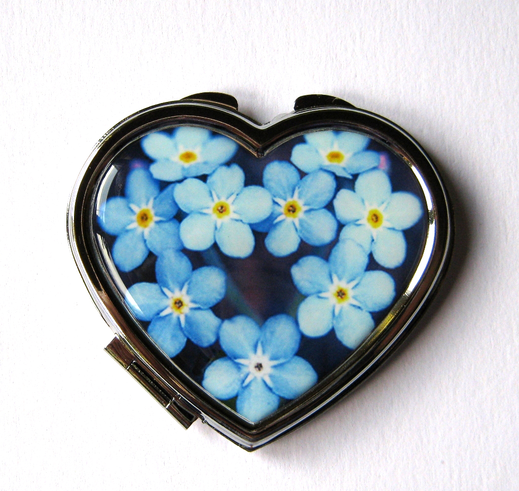 Zrcátko plné kvítků věčnosti.