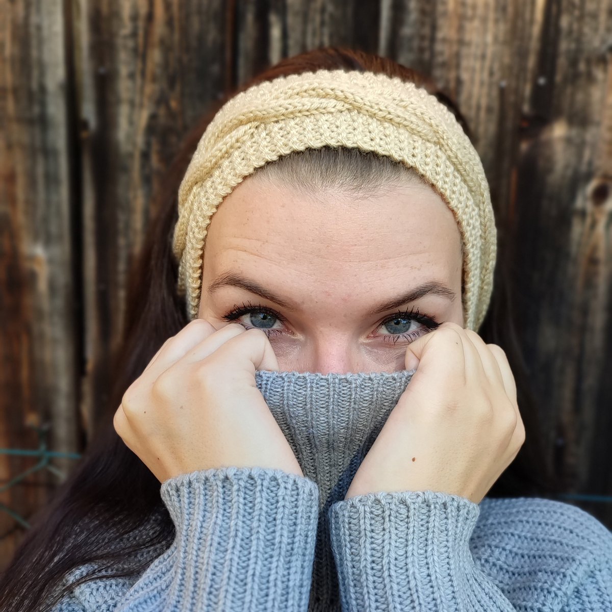 Čelenka dámská světle béžová