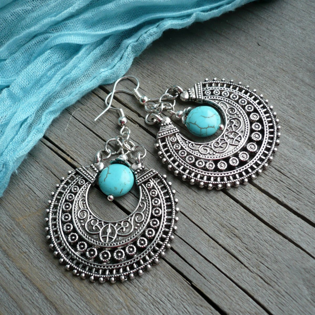 Filigránové kruhy s tyrkenitem